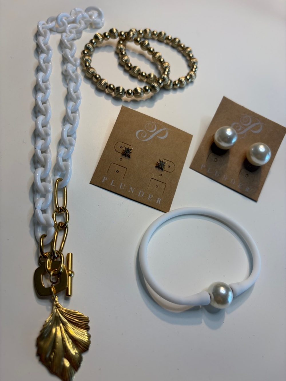 Plunder White Resin Chain Necklace Gold Leaf & 2 Earrings & 3 Bracelets NEW NWT